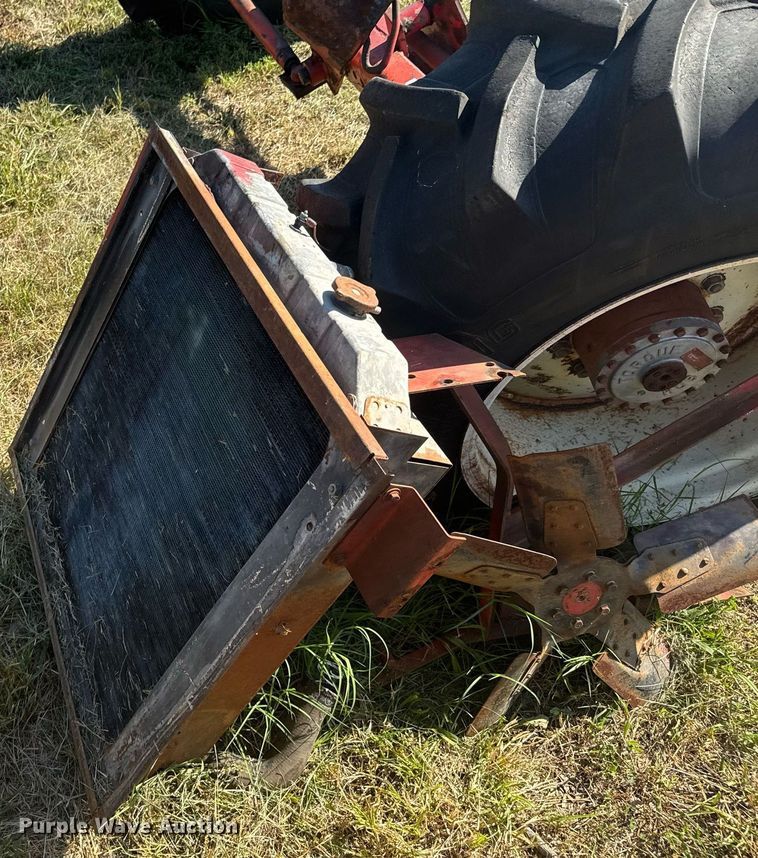 image for item DU9430 White 8700 Combine Parts