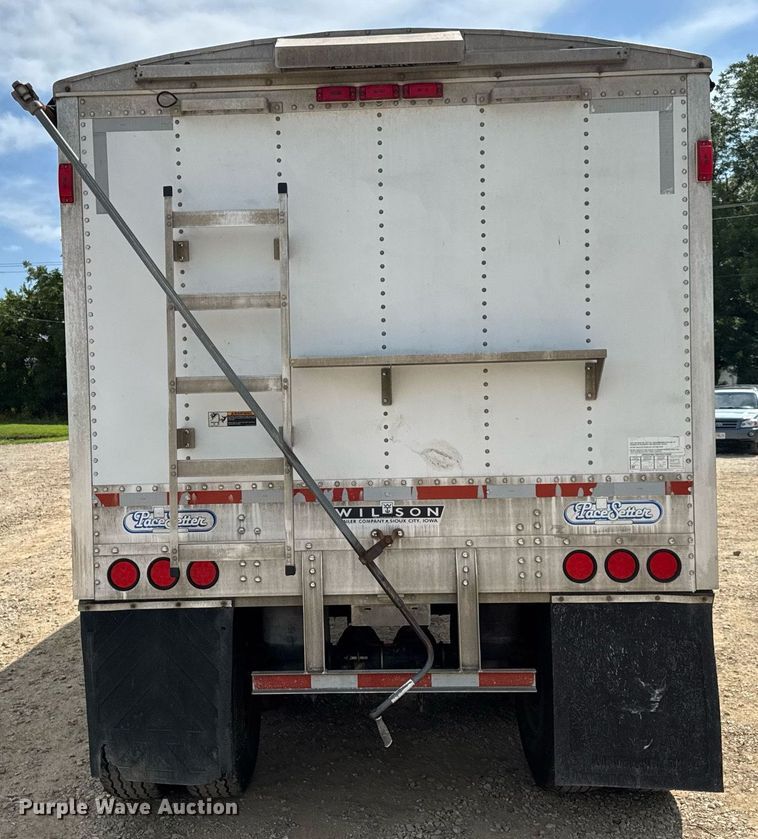 image for item DW3408 2005 Wilson DWH-500 grain trailer