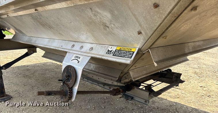 image for item DW3408 2005 Wilson DWH-500 grain trailer