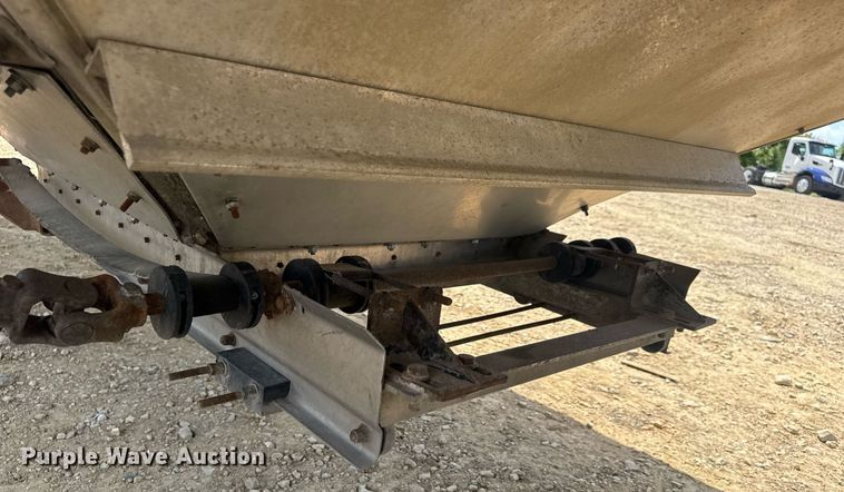 image for item DW3408 2005 Wilson DWH-500 grain trailer