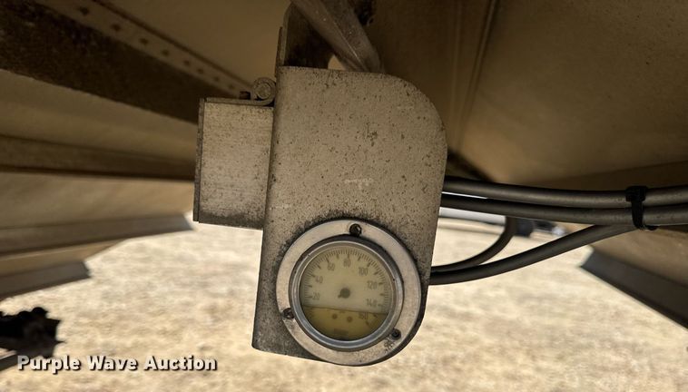 image for item DW3408 2005 Wilson DWH-500 grain trailer