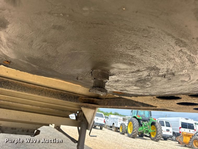 image for item DW3408 2005 Wilson DWH-500 grain trailer