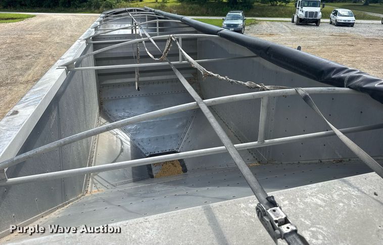 image for item DW3408 2005 Wilson DWH-500 grain trailer