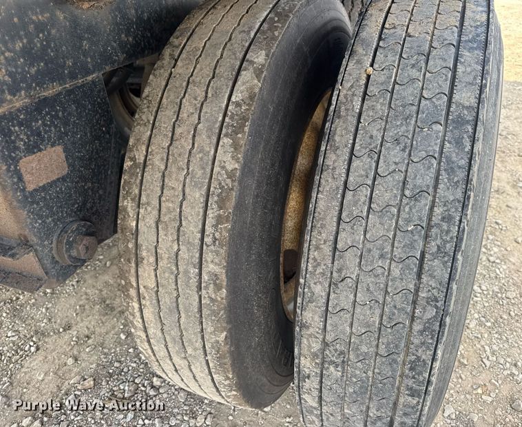 image for item DW3408 2005 Wilson DWH-500 grain trailer