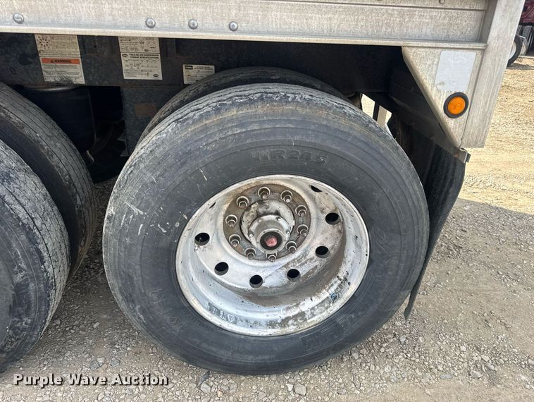 image for item DW3408 2005 Wilson DWH-500 grain trailer