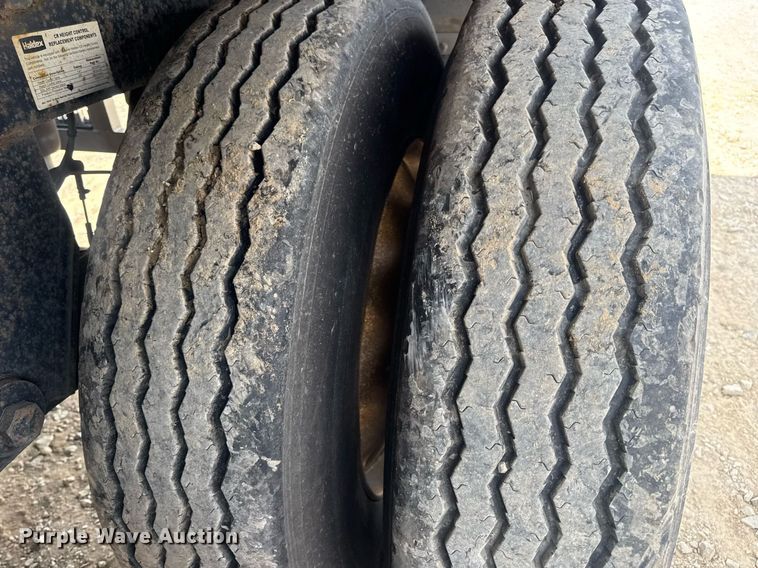 image for item DW3408 2005 Wilson DWH-500 grain trailer