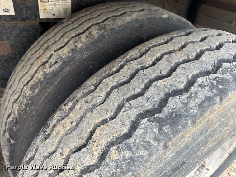 image for item DW3408 2005 Wilson DWH-500 grain trailer