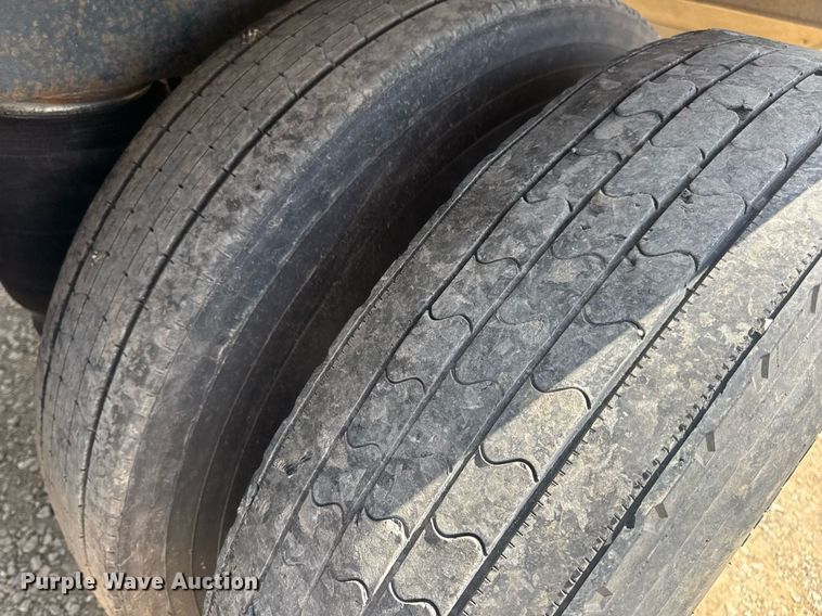 image for item DW3408 2005 Wilson DWH-500 grain trailer