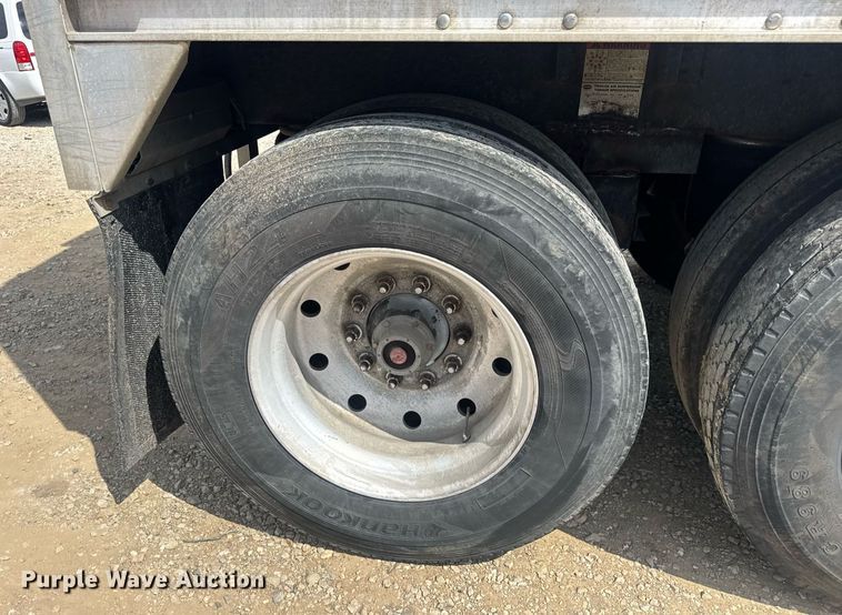 image for item DW3408 2005 Wilson DWH-500 grain trailer