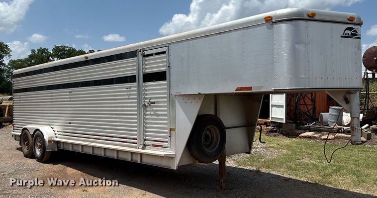image for item DW5130 1996 Sundowner livestock trailer