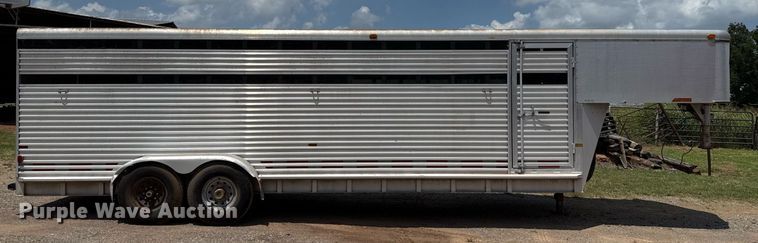 image for item DW5130 1996 Sundowner livestock trailer