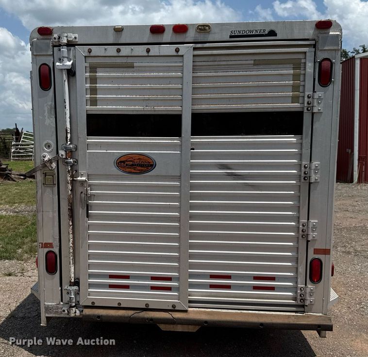 image for item DW5130 1996 Sundowner livestock trailer