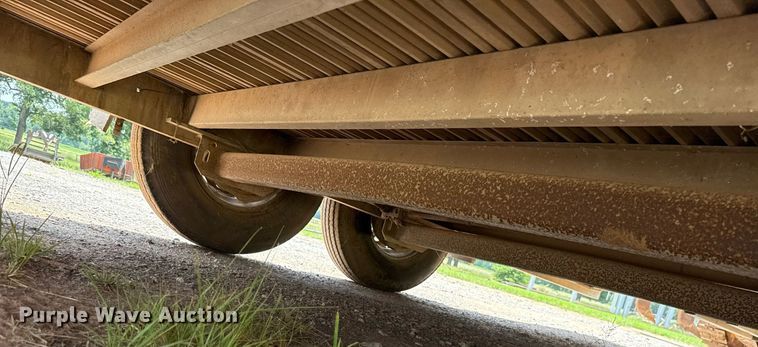 image for item DW5130 1996 Sundowner livestock trailer