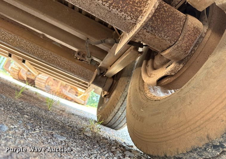 image for item DW5130 1996 Sundowner livestock trailer