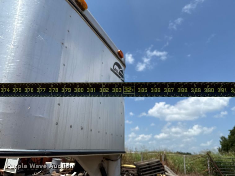 image for item DW5130 1996 Sundowner livestock trailer