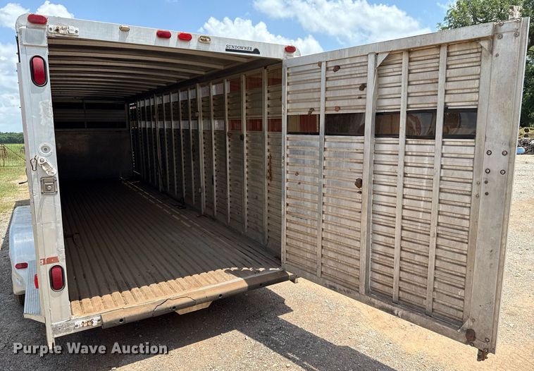 image for item DW5130 1996 Sundowner livestock trailer