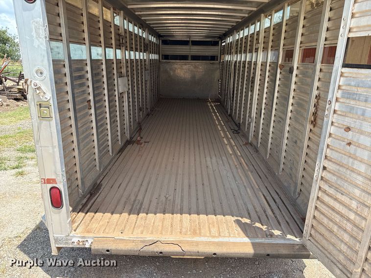 image for item DW5130 1996 Sundowner livestock trailer