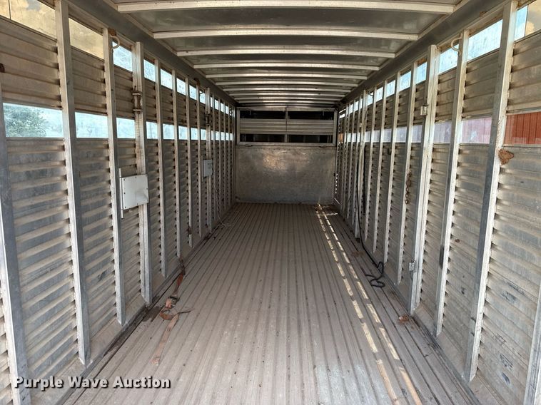 image for item DW5130 1996 Sundowner livestock trailer