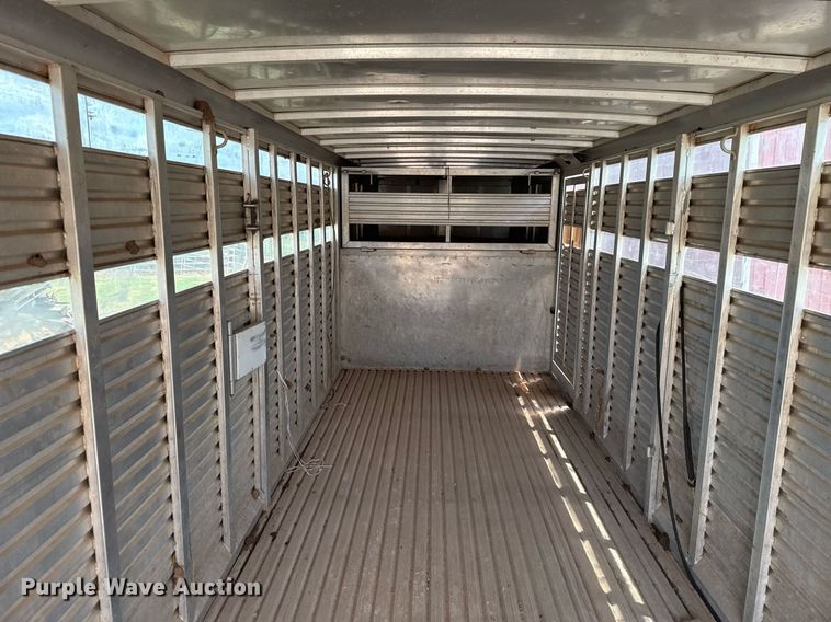 image for item DW5130 1996 Sundowner livestock trailer