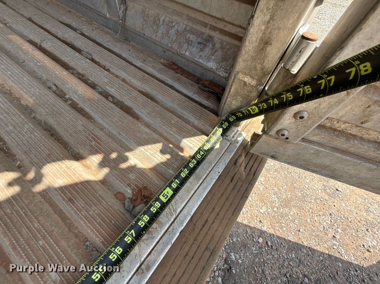 image for item DW5130 1996 Sundowner livestock trailer