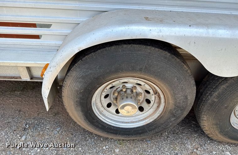 image for item DW5130 1996 Sundowner livestock trailer