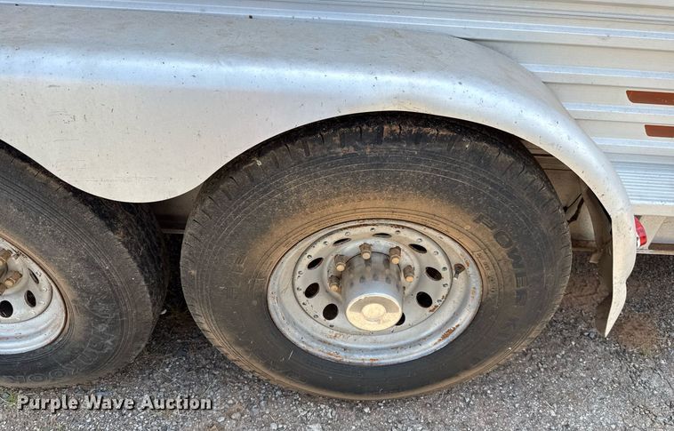 image for item DW5130 1996 Sundowner livestock trailer