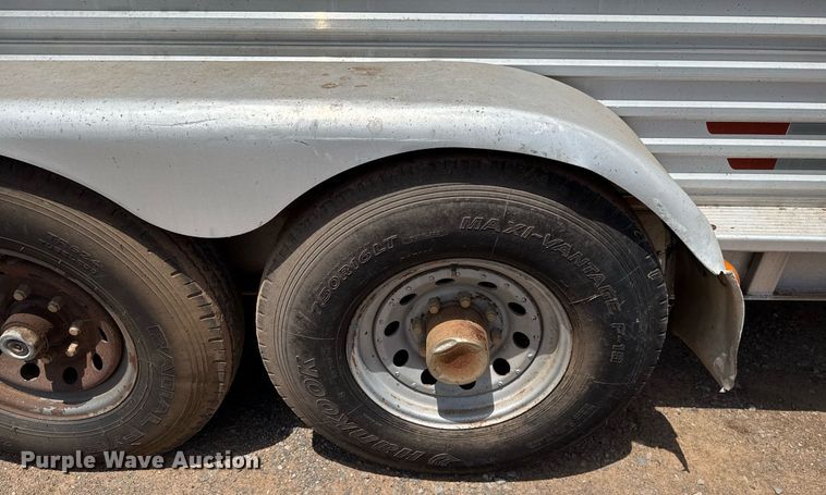 image for item DW5130 1996 Sundowner livestock trailer