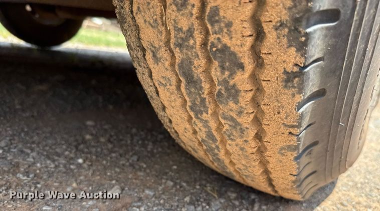 image for item DW5130 1996 Sundowner livestock trailer