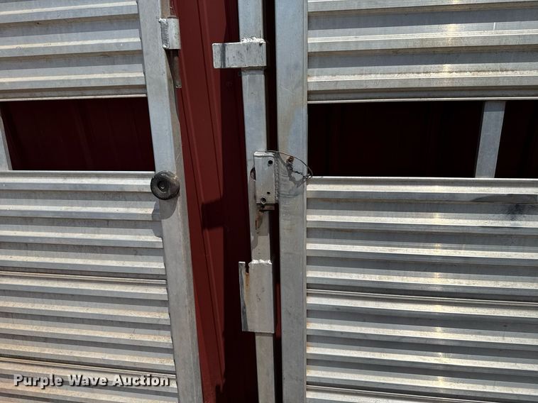 image for item DW5130 1996 Sundowner livestock trailer