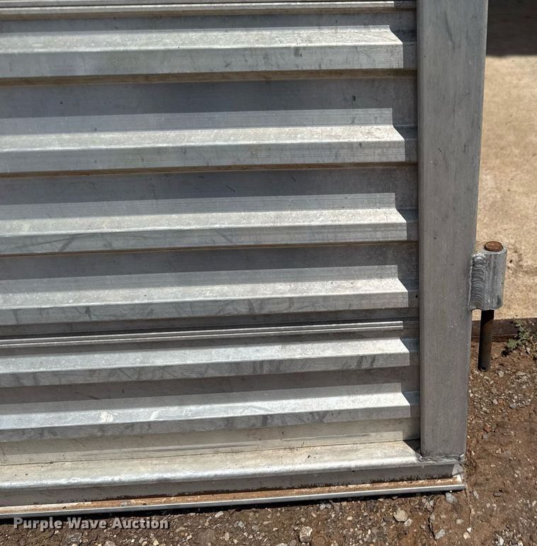 image for item DW5130 1996 Sundowner livestock trailer