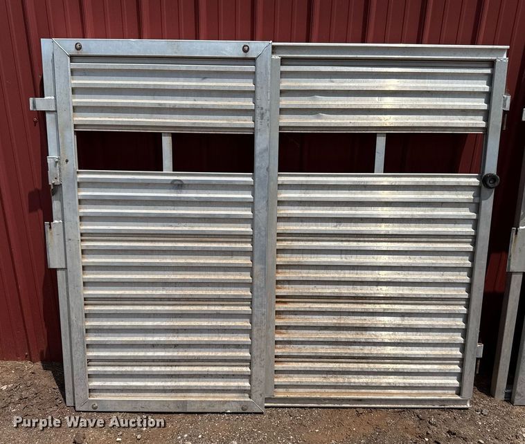 image for item DW5130 1996 Sundowner livestock trailer