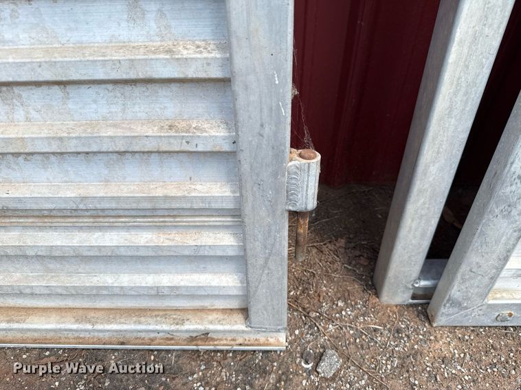 image for item DW5130 1996 Sundowner livestock trailer