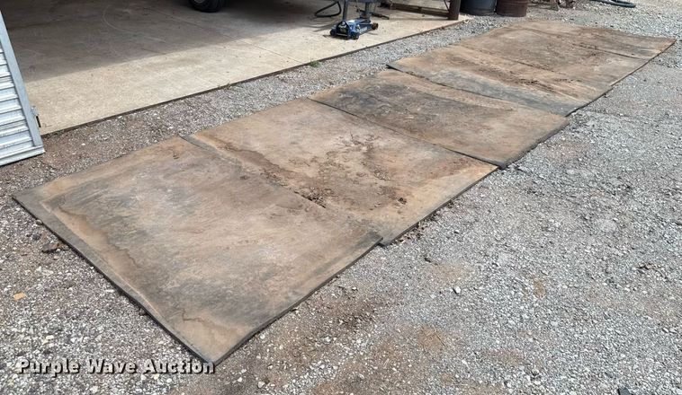 image for item DW5130 1996 Sundowner livestock trailer