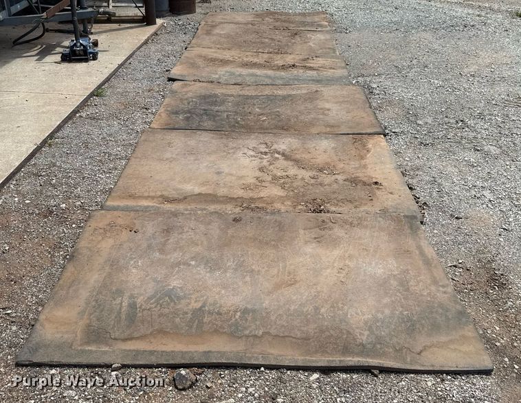 image for item DW5130 1996 Sundowner livestock trailer