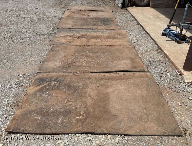 image for item DW5130 1996 Sundowner livestock trailer