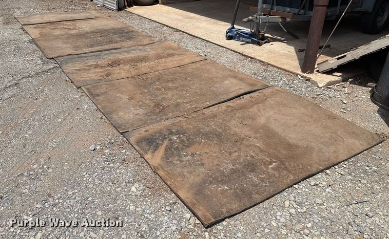 image for item DW5130 1996 Sundowner livestock trailer