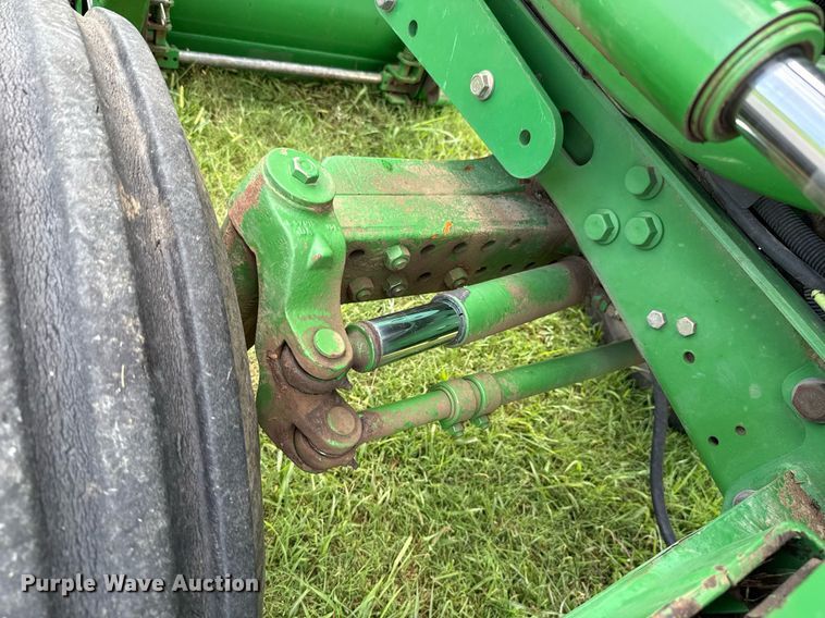 image for item DW5148 2005 John Deere 6420 tractor