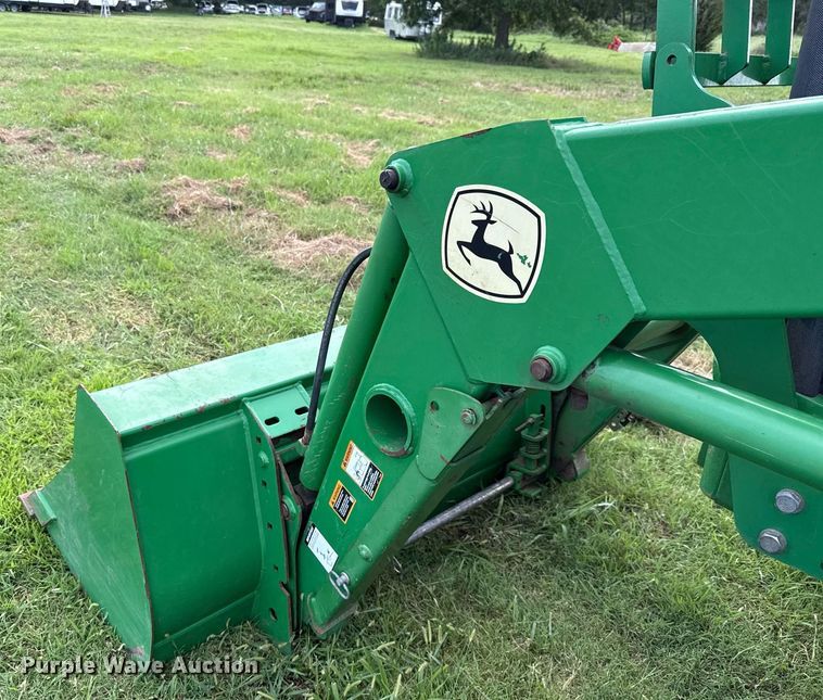 image for item DW5148 2005 John Deere 6420 tractor