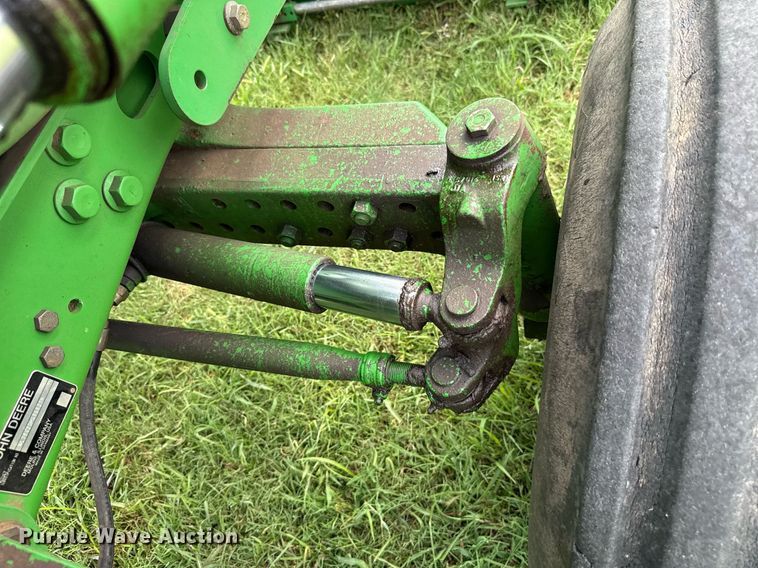 image for item DW5148 2005 John Deere 6420 tractor