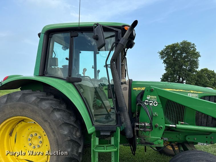 image for item DW5148 2005 John Deere 6420 tractor