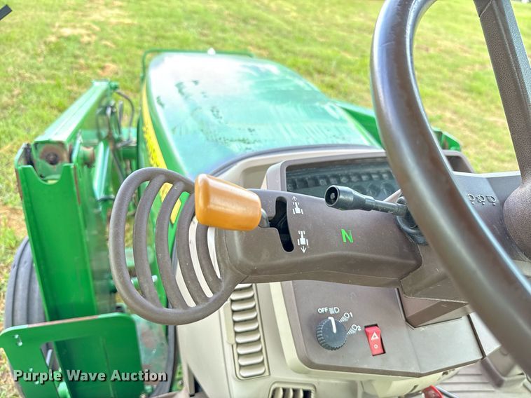 image for item DW5148 2005 John Deere 6420 tractor