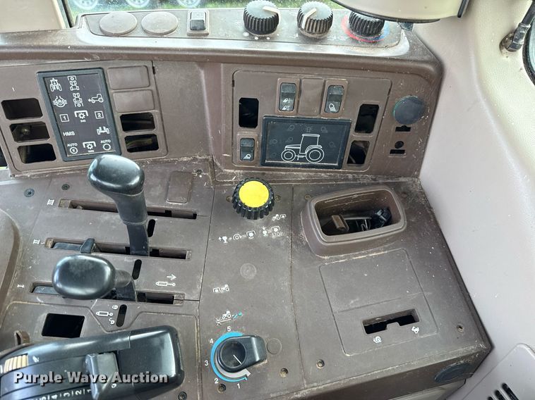 image for item DW5148 2005 John Deere 6420 tractor