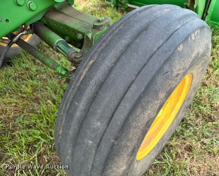 image for item DW5148 2005 John Deere 6420 tractor