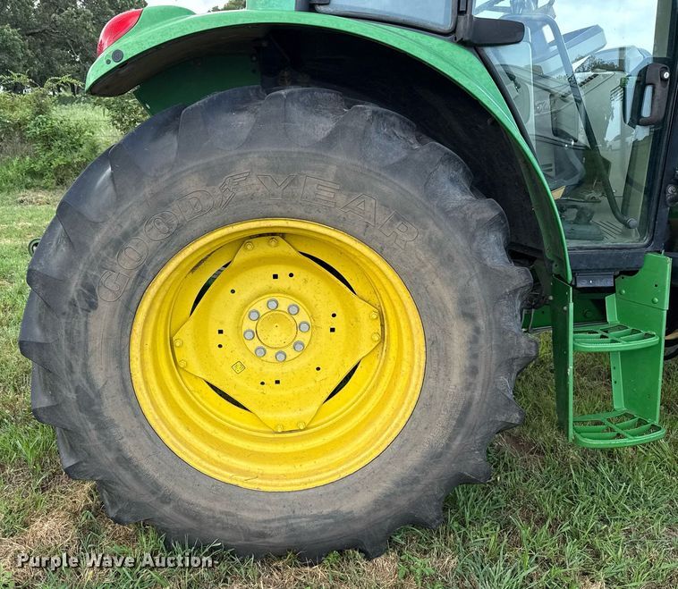 image for item DW5148 2005 John Deere 6420 tractor