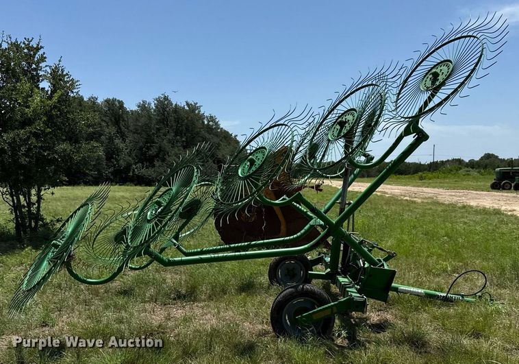 image for item DX5646 Frontier WR1010 hay rake