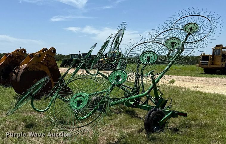 image for item DX5646 Frontier WR1010 hay rake