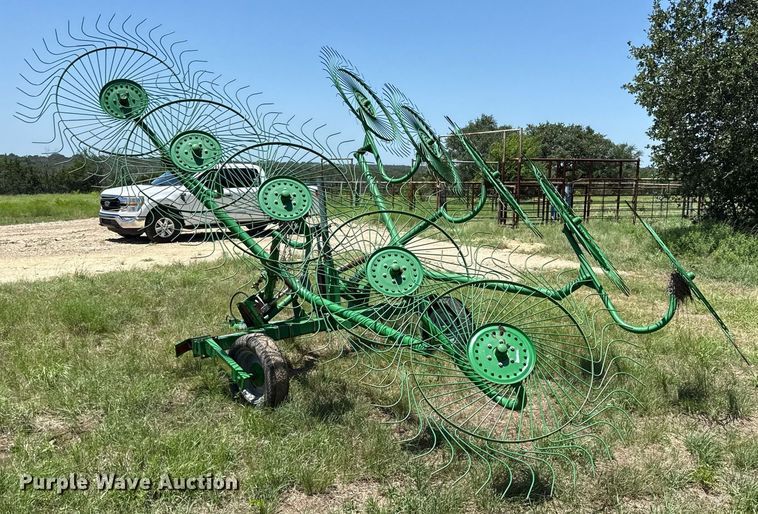 image for item DX5646 Frontier WR1010 hay rake