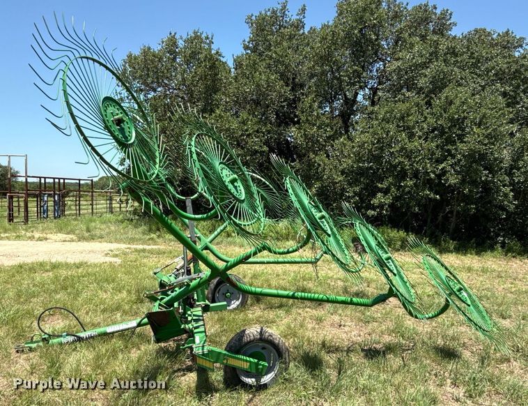 image for item DX5646 Frontier WR1010 hay rake