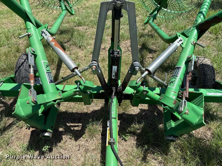 image for item DX5646 Frontier WR1010 hay rake