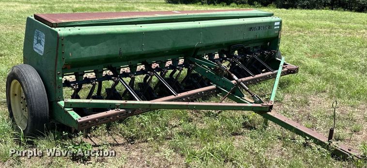 image for item DX5649 John Deere 450 grain drill